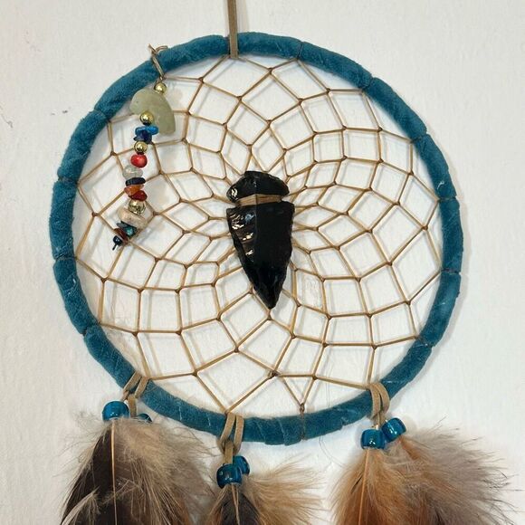 Authentic Handmade American Indian Dreamcatcher with Hand Carved Obsidian Arrow - Picture 3 of 6
